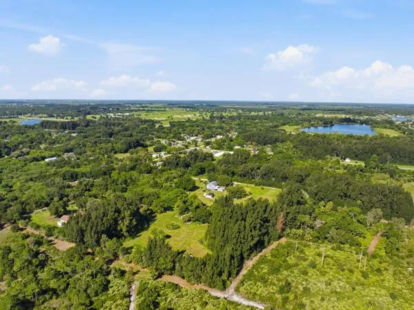 8698 63RD AVENUE Vero Beach, FL 32967