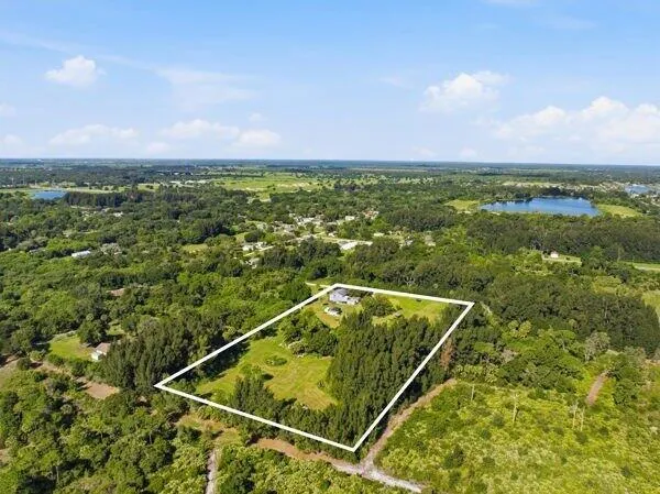 8698 63RD AVENUE Vero Beach, FL 32967