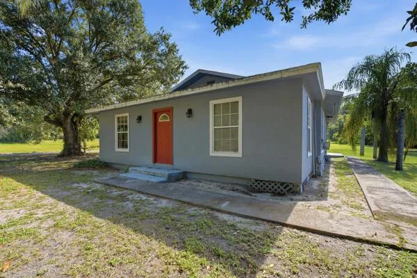 8698 63RD AVENUE Vero Beach, FL 32967