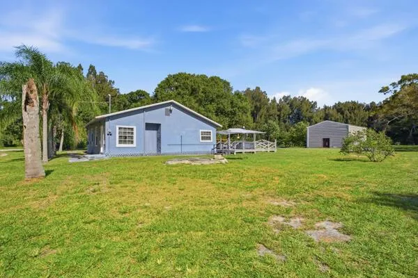 8698 63RD AVENUE Vero Beach, FL 32967