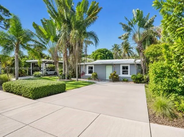 1022 NE 34th Ct Oakland Park, FL 33334