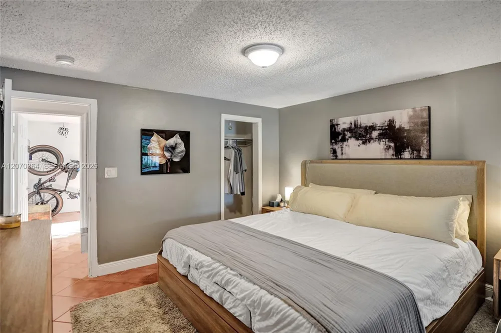 1022 NE 34th Ct Oakland Park, FL 33334
