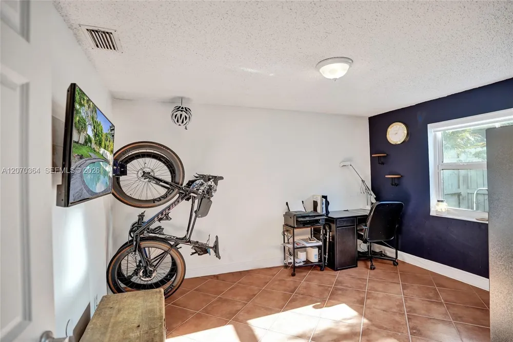 1022 NE 34th Ct Oakland Park, FL 33334