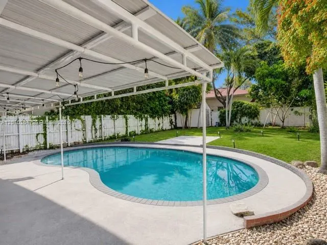 1022 NE 34th Ct Oakland Park, FL 33334