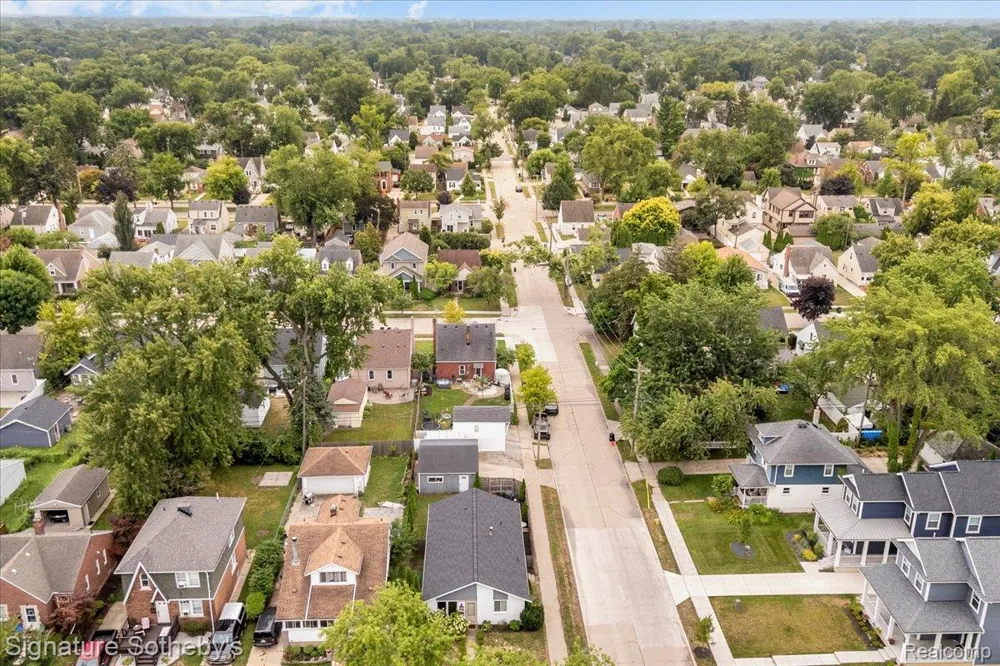 1099 Eaton Road Berkley City, MI 48072