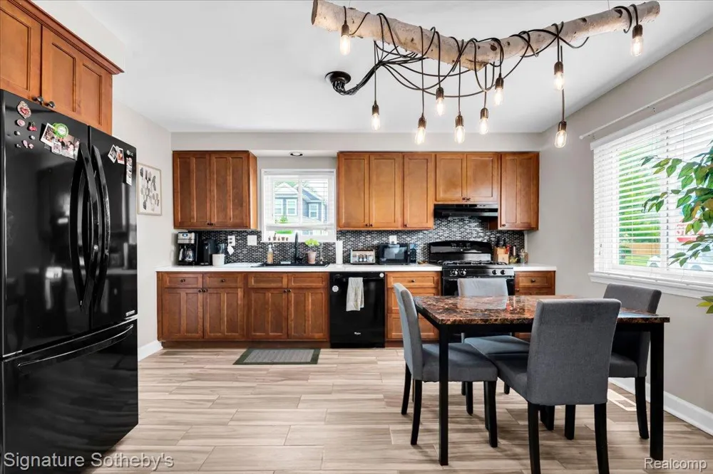 1099 Eaton Road Berkley City, MI 48072