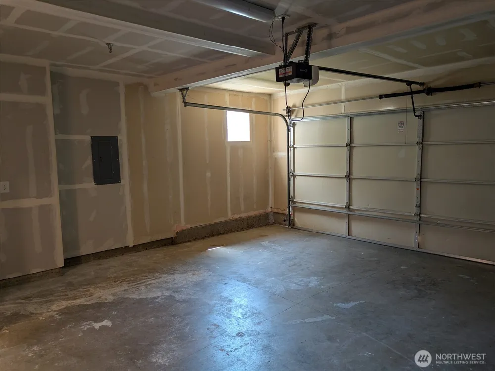 1221 65th Street SE #103 Auburn, WA 98092