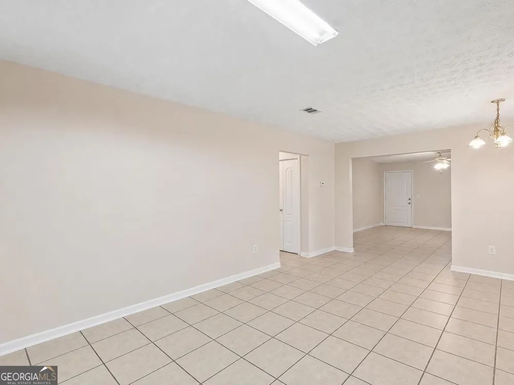 60 Victoria BLVD Oxford, GA 30054
