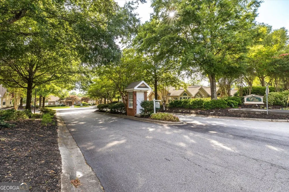2191 Rockbridge RD Stone Mountain, GA 30087