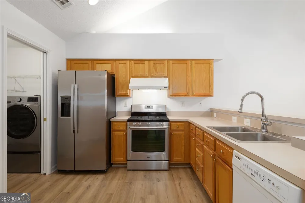 2191 Rockbridge RD Stone Mountain, GA 30087