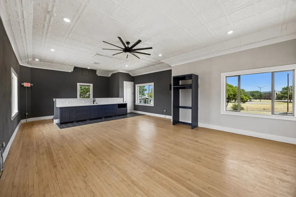 1200 E Maddox Avenue Fort Worth, TX 76104
