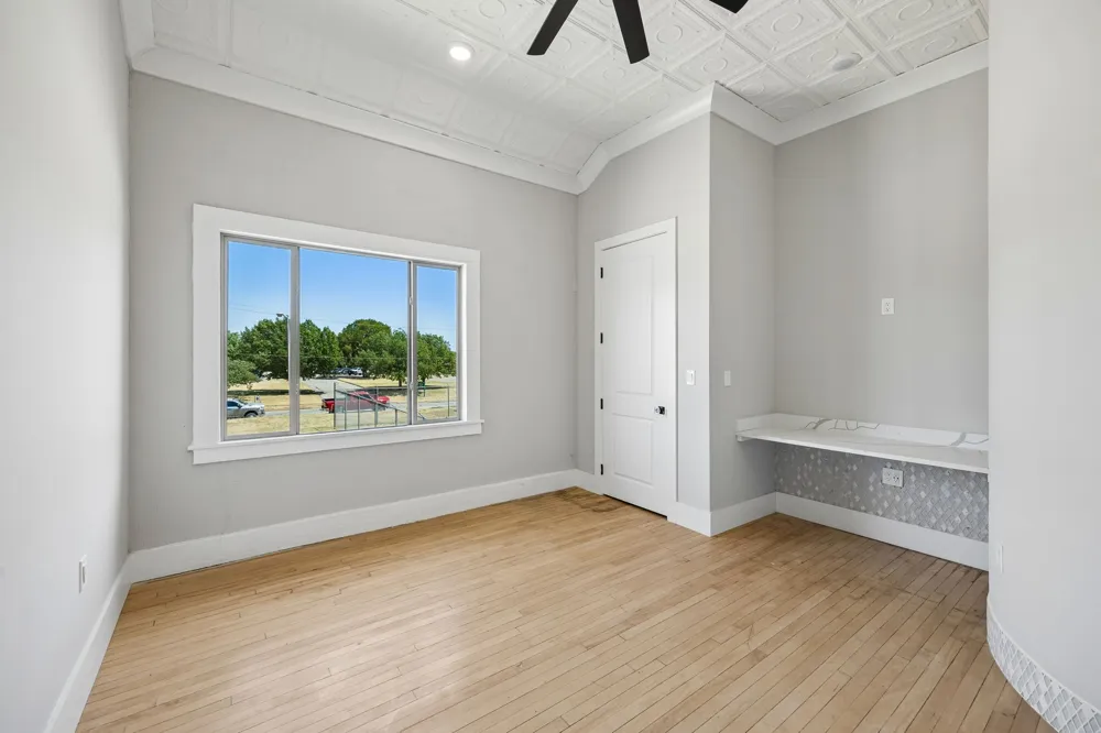 1200 E Maddox Avenue Fort Worth, TX 76104