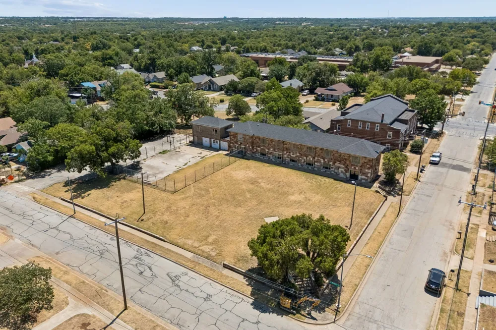 1200 E Maddox Avenue Fort Worth, TX 76104