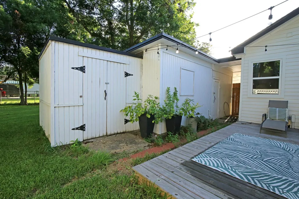 7101 2nd Street Hitchcock, TX 77563
