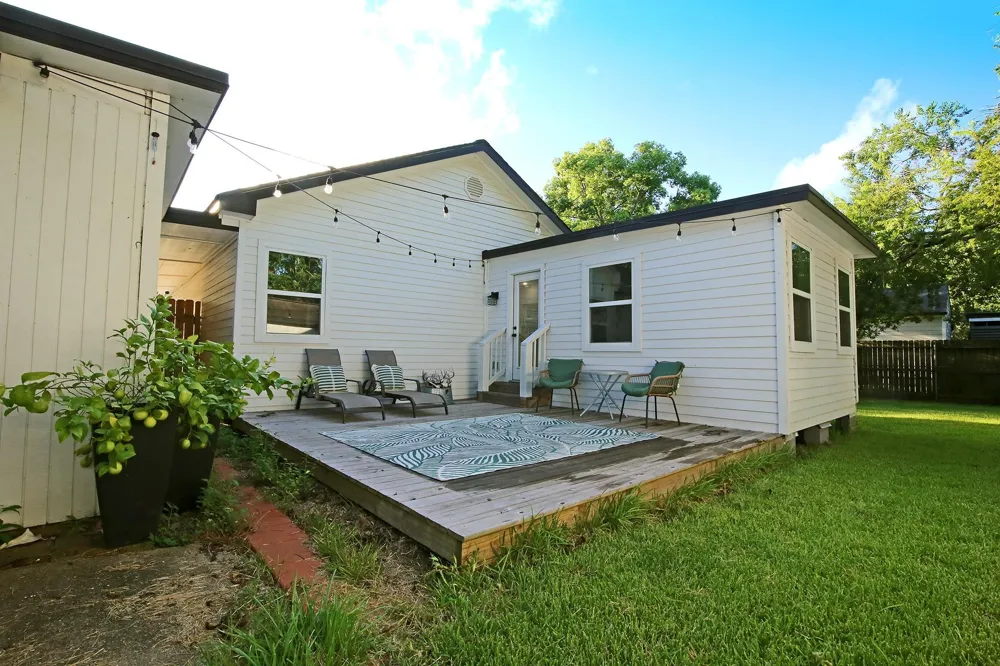 7101 2nd Street Hitchcock, TX 77563