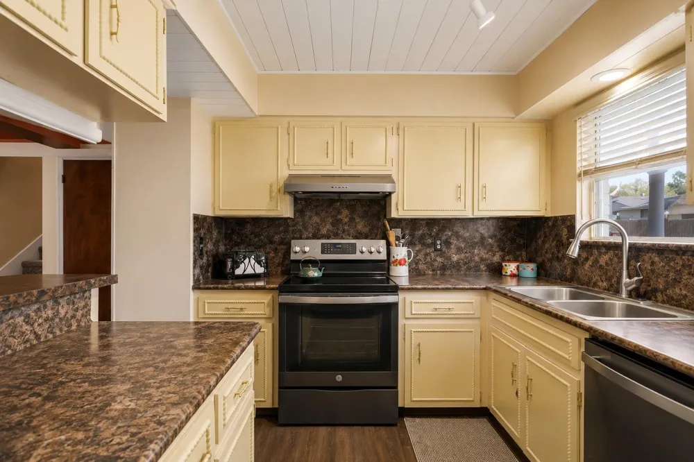 406 Amistad Boulevard Universal City, TX 78148