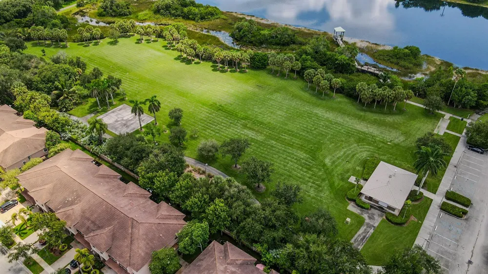 213 Las Brisas Circle Sunrise, FL 33326