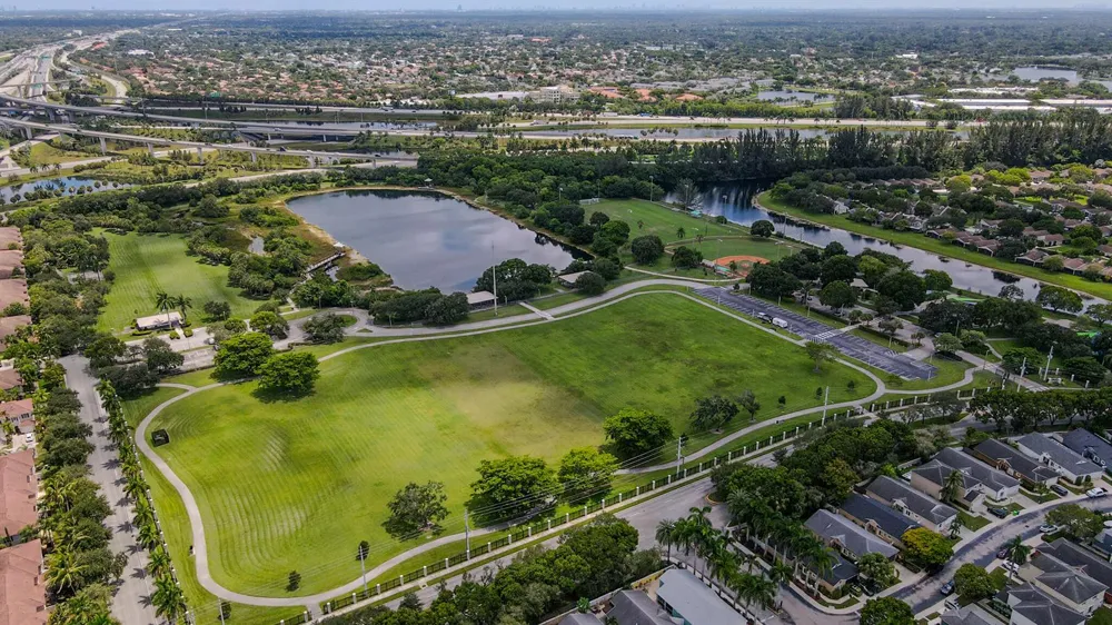 213 Las Brisas Circle Sunrise, FL 33326