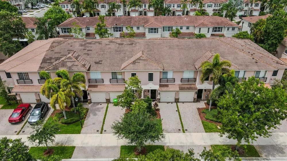 213 Las Brisas Circle Sunrise, FL 33326