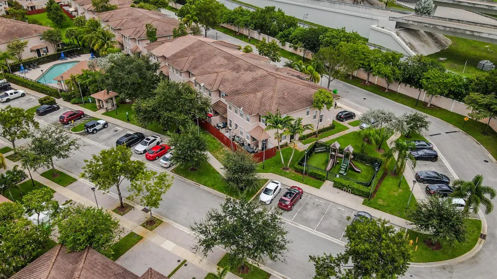 213 Las Brisas Circle Sunrise, FL 33326