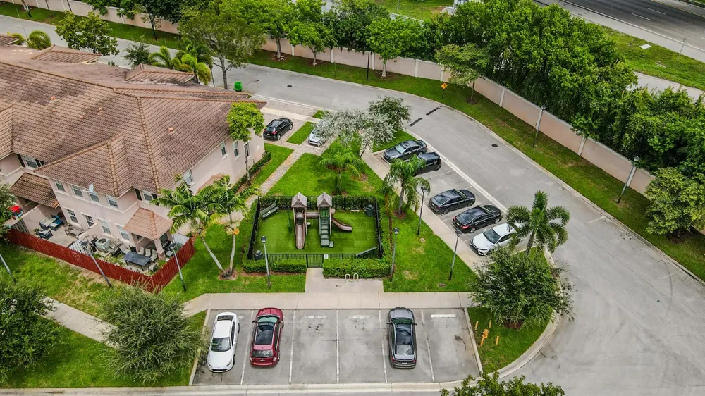 213 Las Brisas Circle Sunrise, FL 33326