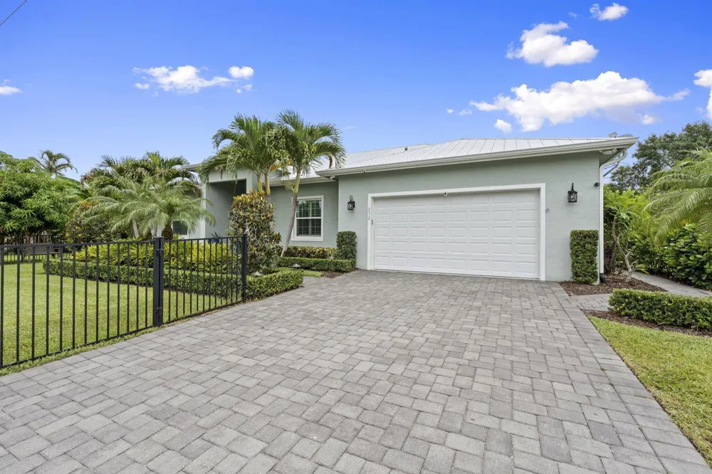 232 SW INDIAN GROVES DRIVE Stuart, FL 34994