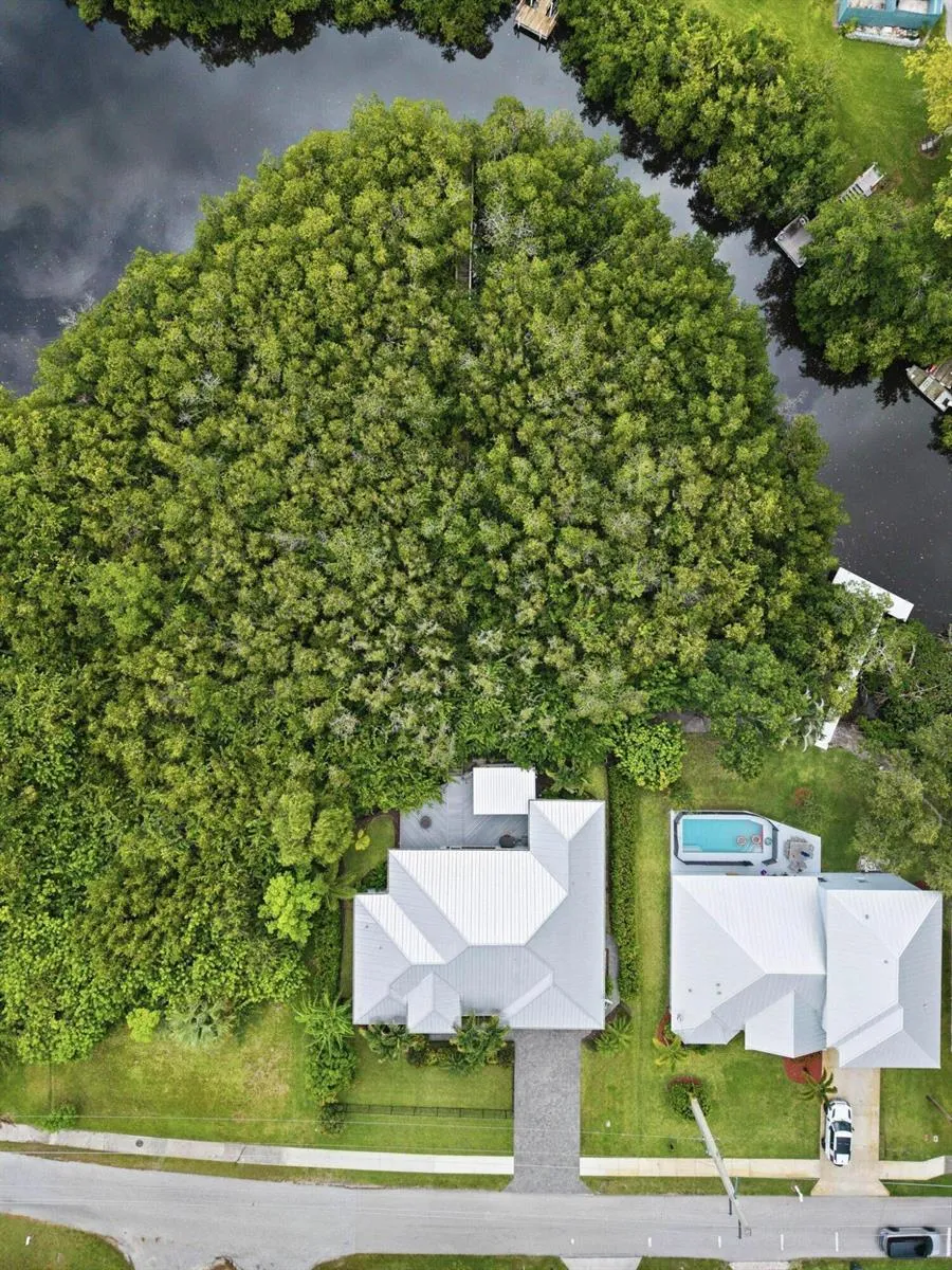 232 SW INDIAN GROVES DRIVE Stuart, FL 34994