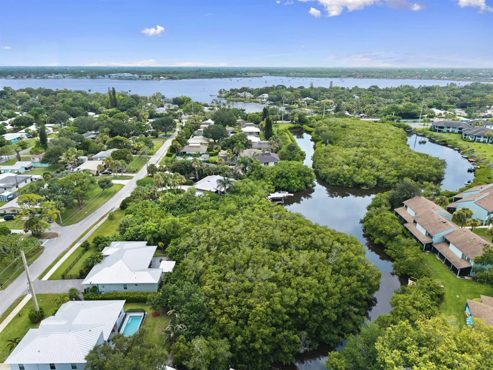232 SW INDIAN GROVES DRIVE Stuart, FL 34994