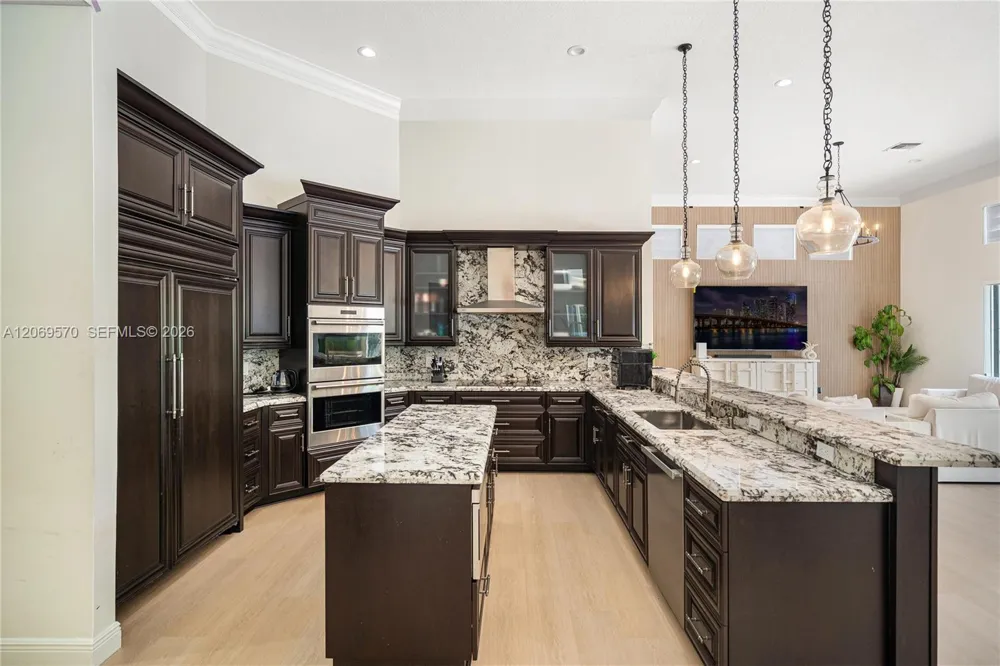 10961 SW 31st Davie, FL 33328