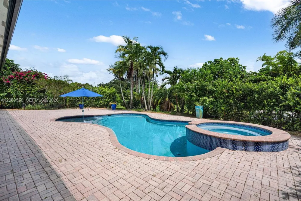 10961 SW 31st Davie, FL 33328