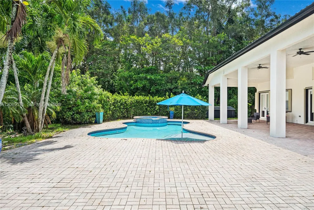 10961 SW 31st Davie, FL 33328