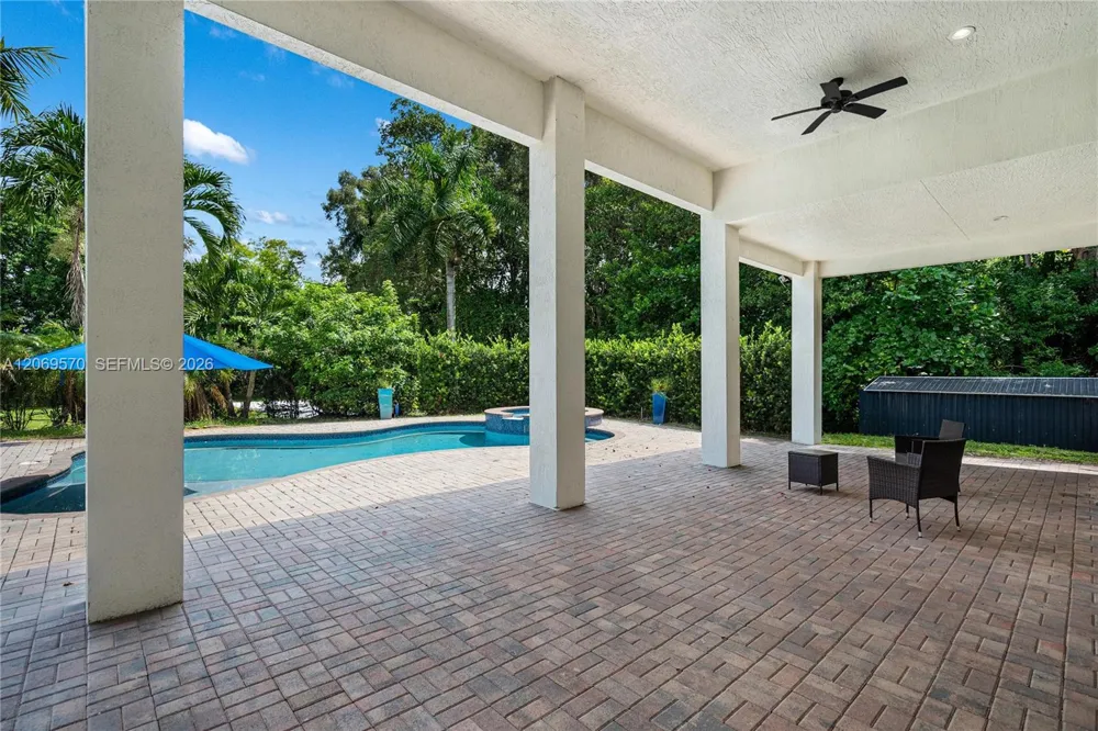 10961 SW 31st Davie, FL 33328