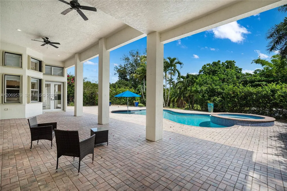 10961 SW 31st Davie, FL 33328