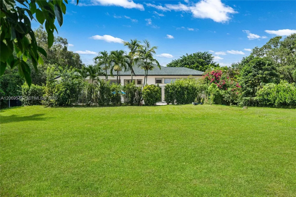 10961 SW 31st Davie, FL 33328