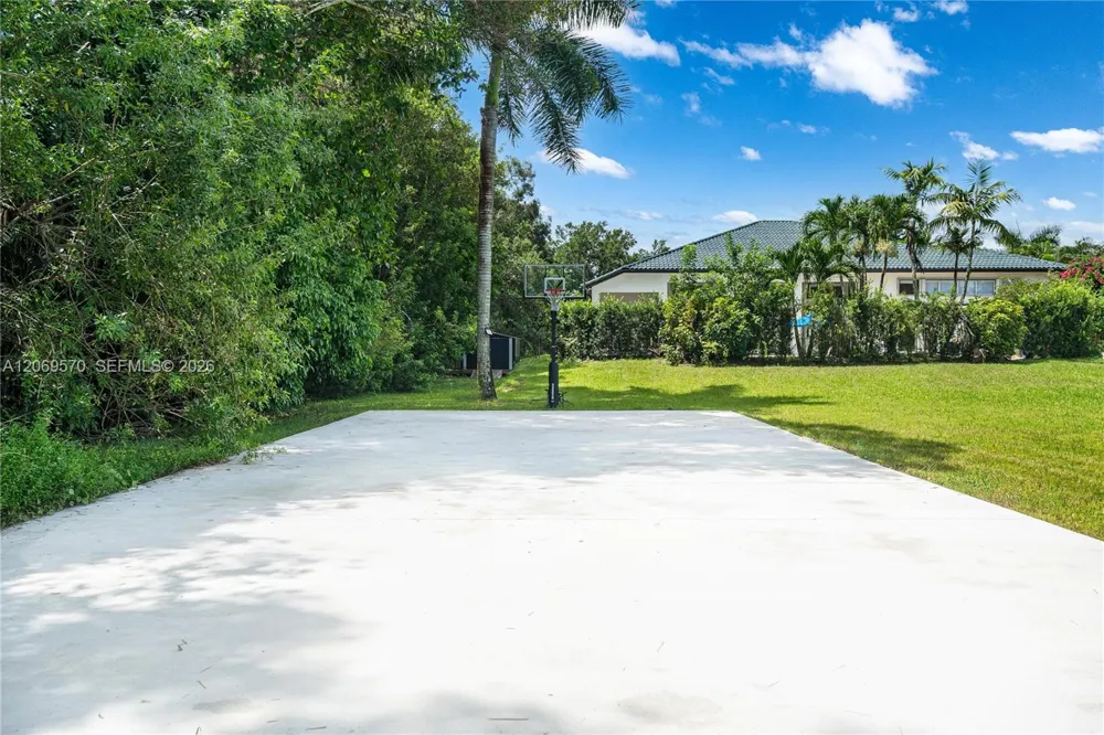 10961 SW 31st Davie, FL 33328