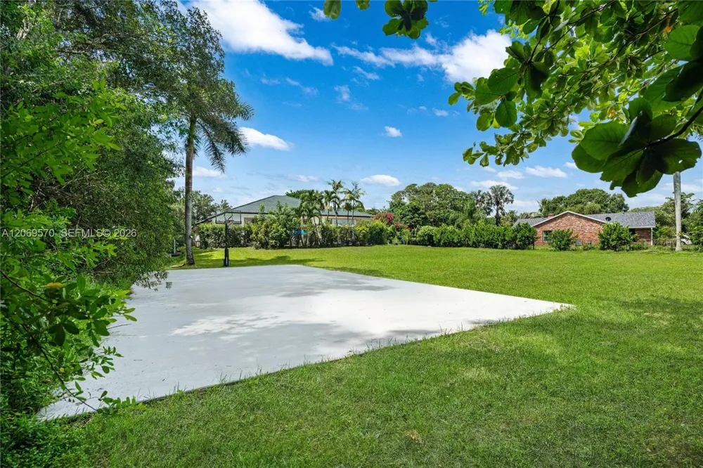 10961 SW 31st Davie, FL 33328