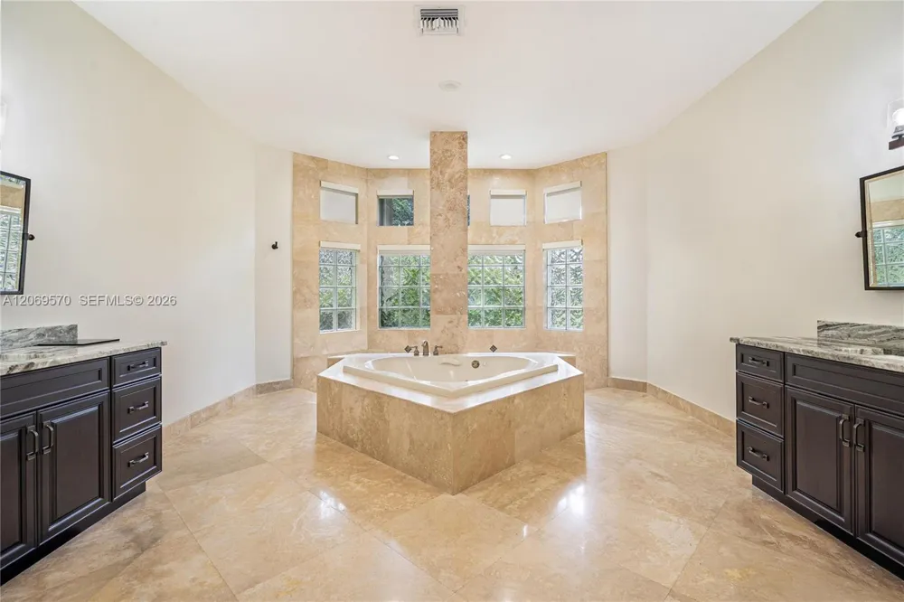 10961 SW 31st Davie, FL 33328