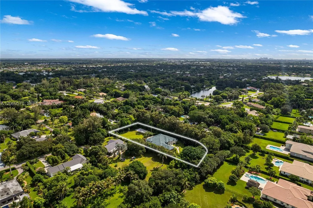10961 SW 31st Davie, FL 33328