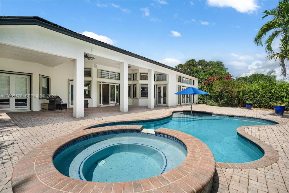 10961 SW 31st Davie, FL 33328