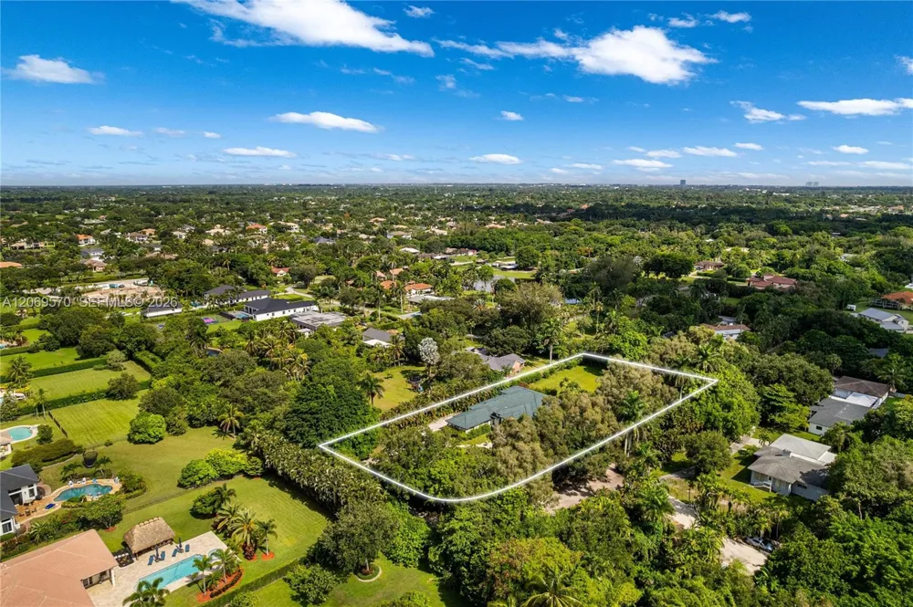 10961 SW 31st Davie, FL 33328