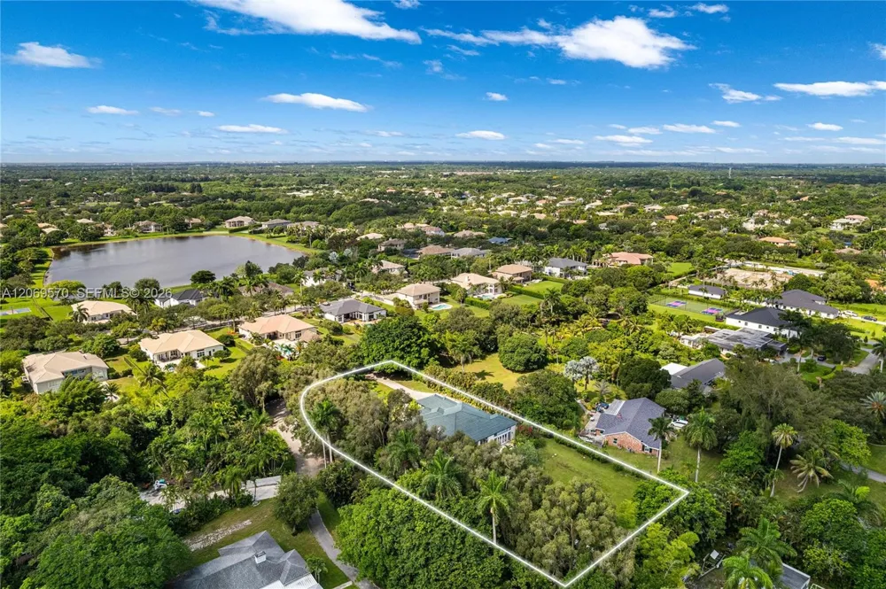 10961 SW 31st Davie, FL 33328