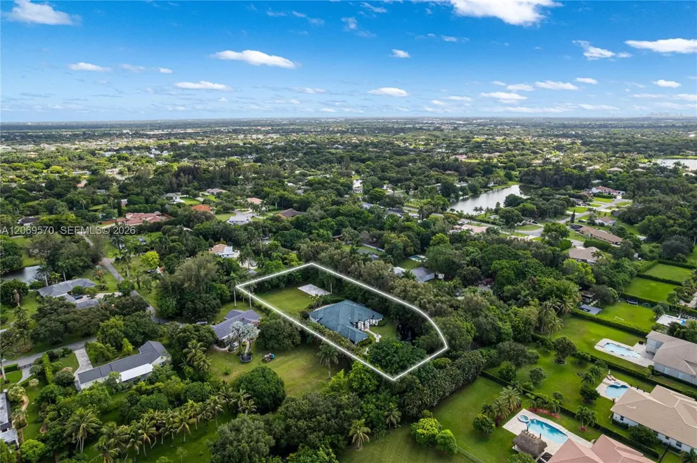 10961 SW 31st Davie, FL 33328