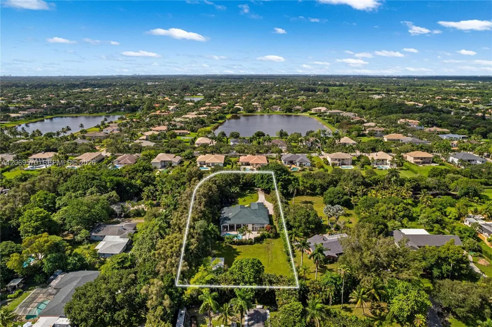 10961 SW 31st Davie, FL 33328