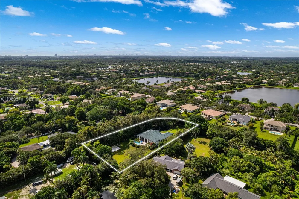 10961 SW 31st Davie, FL 33328