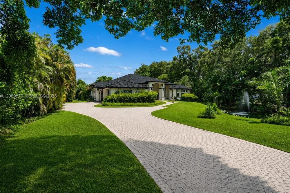 10961 SW 31st Davie, FL 33328