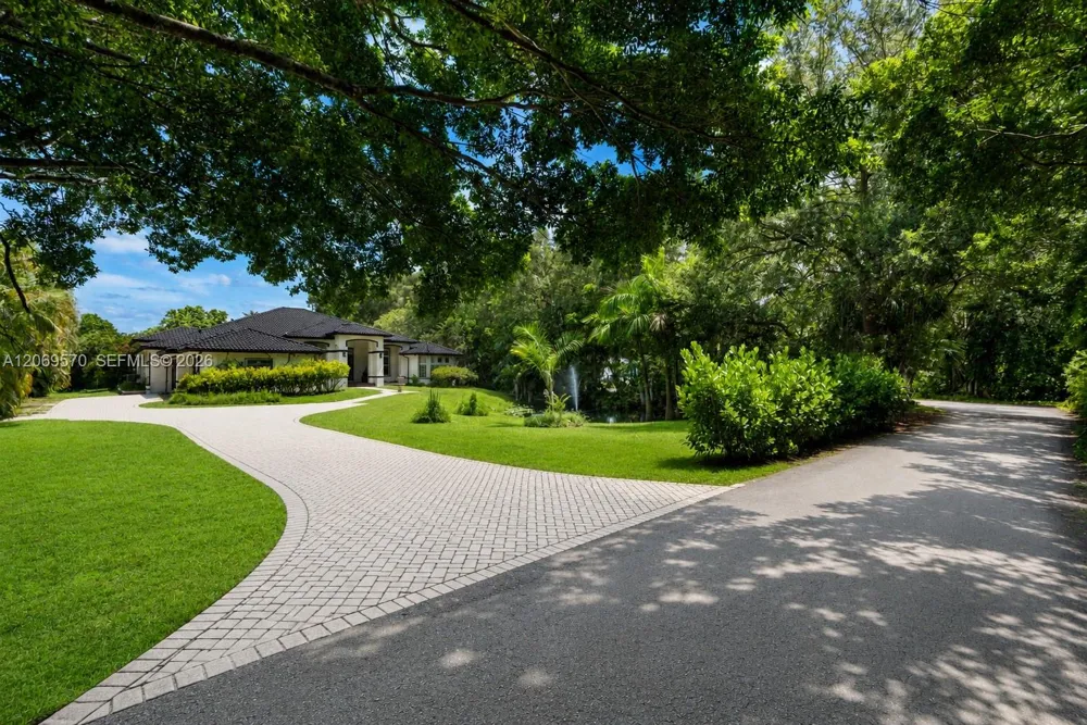 10961 SW 31st Davie, FL 33328