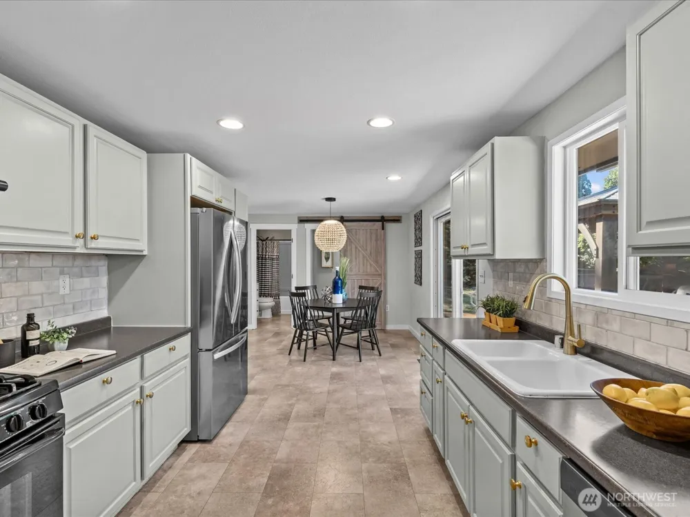 22628 87th Avenue W Edmonds, WA 98026