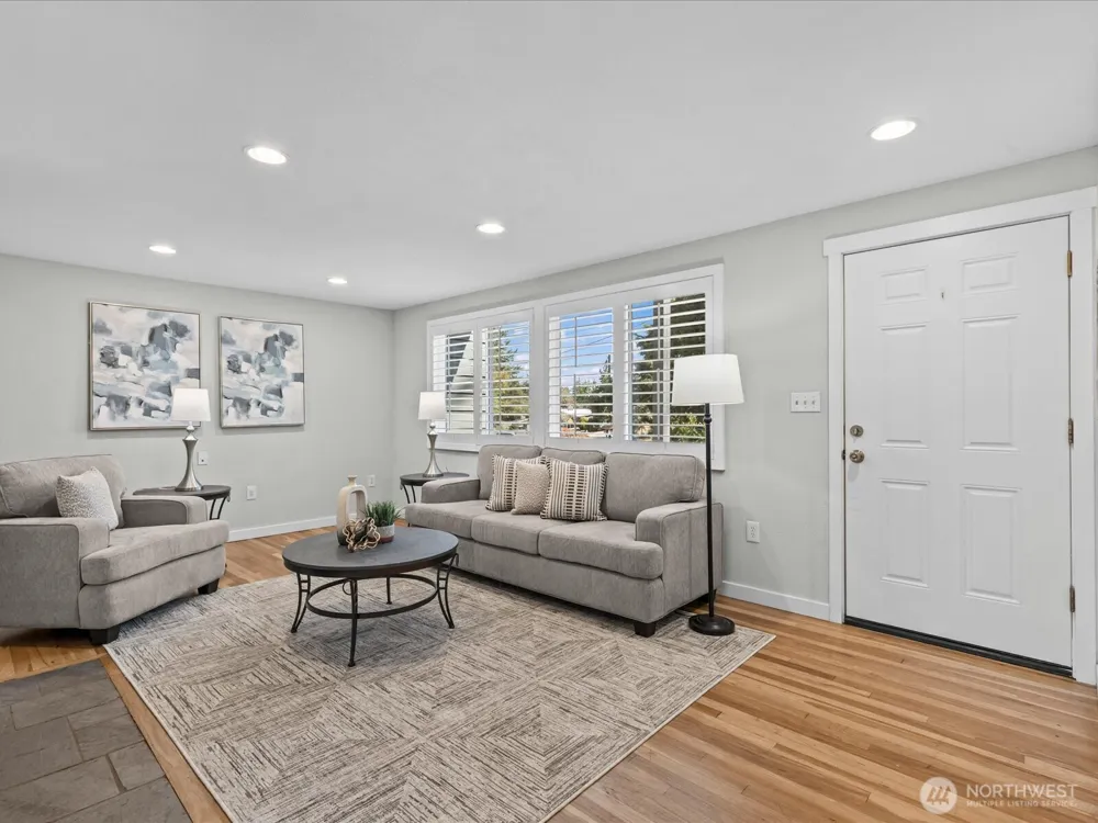 22628 87th Avenue W Edmonds, WA 98026