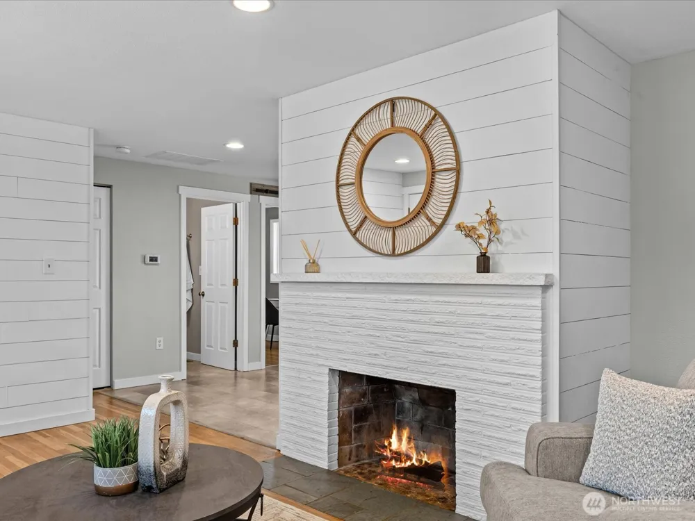 22628 87th Avenue W Edmonds, WA 98026