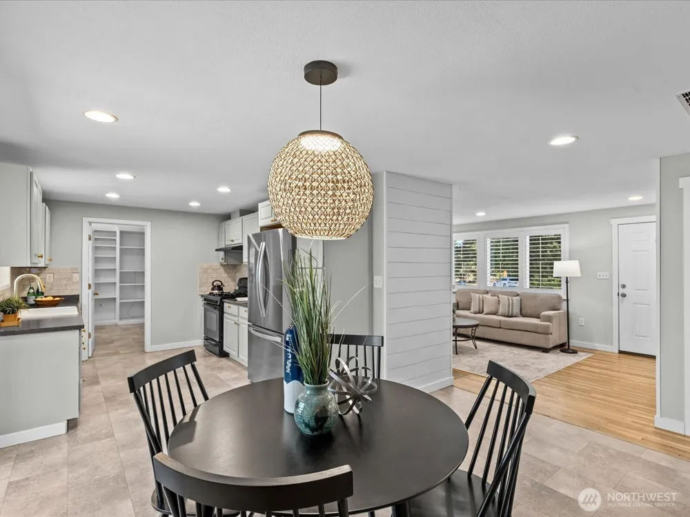 22628 87th Avenue W Edmonds, WA 98026